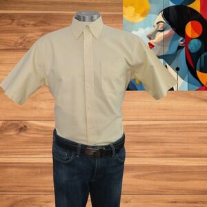 LL Bean Shirt Mens 15.5 Wrinkle Resistant Light Yellow Short‎ Sleeve Button Down